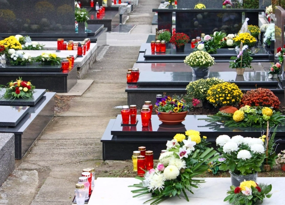 Comment bien choisir un monument funéraire ?
